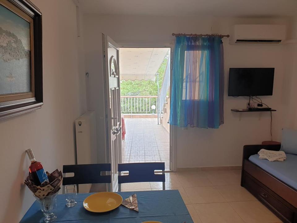 Anna Apartments Nea Peramos  Exterior photo